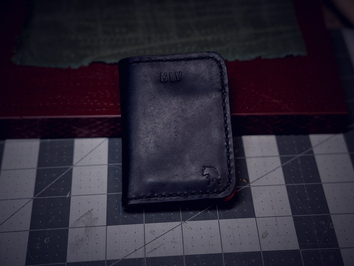 PMG V-Fold — Black
